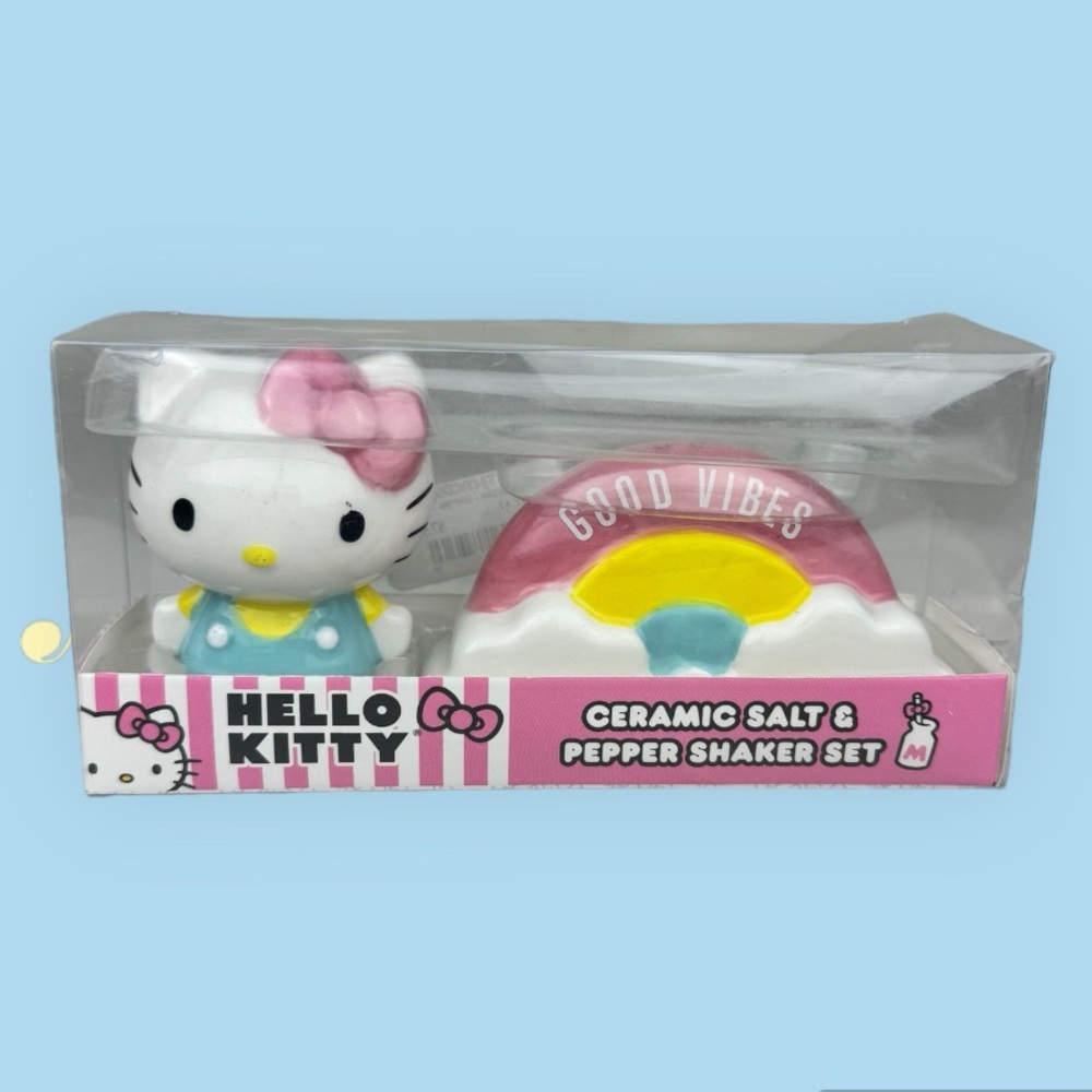 Hello Kitty Colorful Salt‎ & Pepper Shaker Set NWT